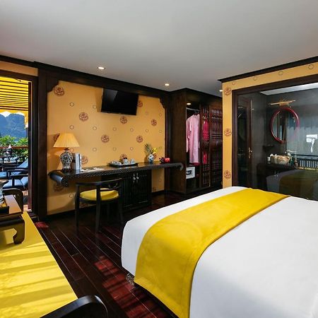 Hotel Nostalgia Halong Cruise Ha Long Exterior foto